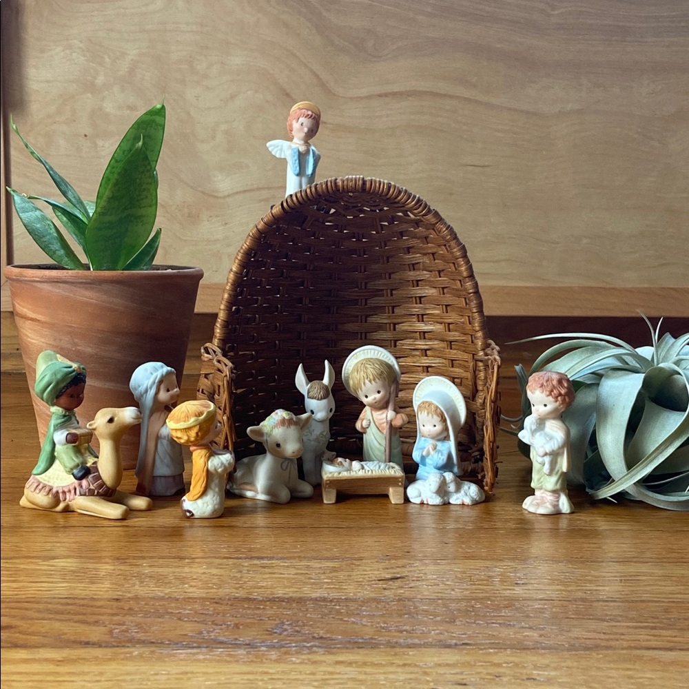 Full Hallmark Nativity Set